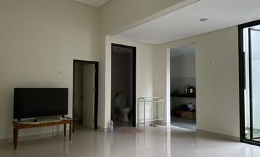 Dijual Take Over Rumah 2,5 Lantai Ready Siap Huni Cluster Sda Kota