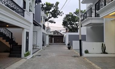 Jual Rumah Rooftop dekat Gerbang Tol Di Jaksel