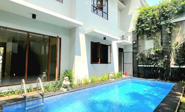 For Rent Modern Townhouse at Kemang Area with Good Condition