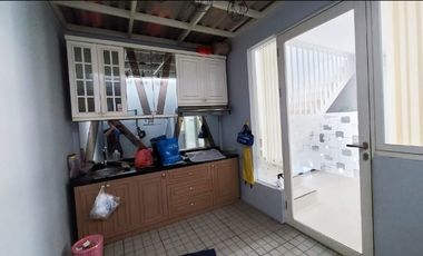 disewakan unit langka grand pakuwon queensland full furnish