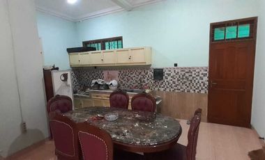 Rumah 2 Lantai di Jl. Martanegara Bandung – Strategis untuk Kantor, Café, Kuliner, Klinik, Salon, dan Bisnis Lainnya