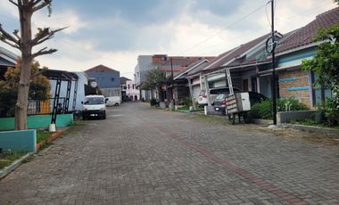 1 UNIT RUKO DAN 2 UNIT RUMAH TINGGAL DI PERUM AGNYA RESIDENCE GARUT