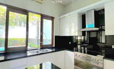 Disewakan Townhouse Modern area Prime Kemang Selatan kondisi Bagus