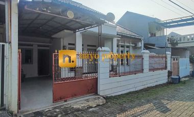Rumah Bagus Tanah Luas Dalam Cluster di Jatiwaringin Kota Bekasi