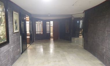 Di jual rumah tua di tebet barat dalam.