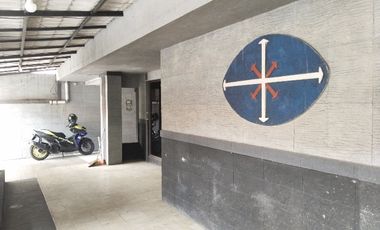 Di jual rumah tua di tebet barat dalam.