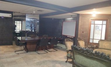 Di jual rumah tua di tebet barat dalam.