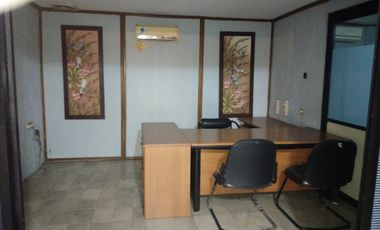 Di jual rumah tua di tebet barat dalam.