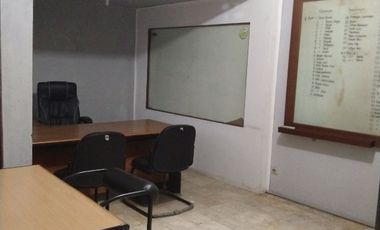 Di jual rumah tua di tebet barat dalam.