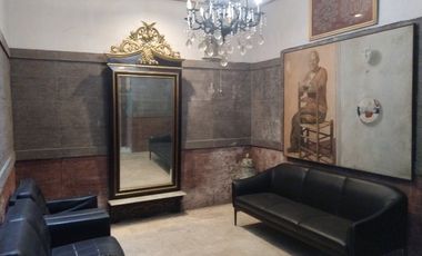 Di jual rumah tua di tebet barat dalam.