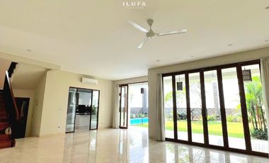 Disewakan Townhouse Modern kondisi bagus private Pool, area Kemang