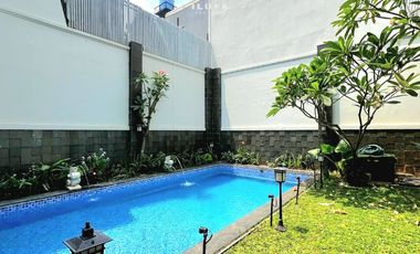 Disewakan Townhouse Modern kondisi bagus private Pool, area Kemang