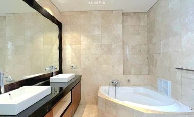 Disewakan Townhouse Modern kondisi bagus private Pool, area Kemang