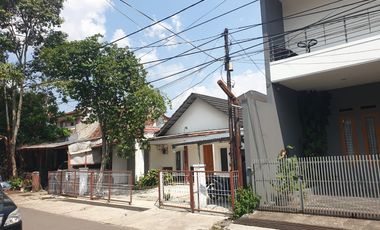[SEWA RUMAH DI BANDUNG STRATEGIS DEKAT MASJID]