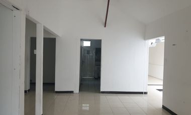 [SEWA RUMAH DI BANDUNG STRATEGIS DEKAT MASJID]