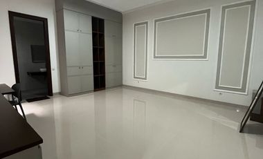 Disewakan Rumah Cluster Taman Menteng Lippo Cikarang