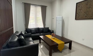 Disewakan Rumah Cluster Taman Menteng Lippo Cikarang