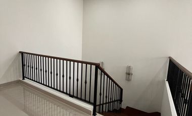 Disewakan Rumah Cluster Taman Menteng Lippo Cikarang