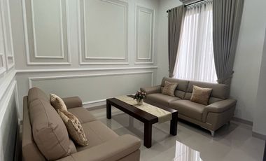 Disewakan Rumah Cluster Taman Menteng Lippo Cikarang