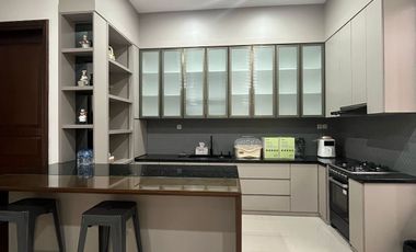 Disewakan Rumah Cluster Taman Menteng Lippo Cikarang