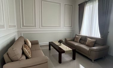 Disewakan Rumah Cluster Taman Menteng Lippo Cikarang