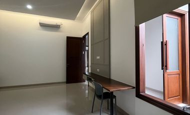 Disewakan Rumah Cluster Taman Menteng Lippo Cikarang