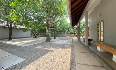 For Rent /Disewa A Beautiful House Designed Cozy And Modern, Kemang
