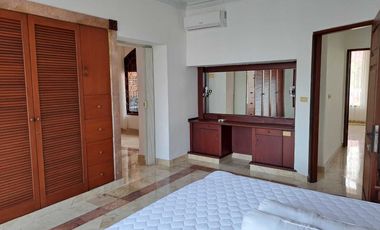 Rumah Sangat Mewah Luxury Semi Furnished Lokasi Premium Renon