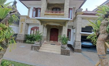 Rumah Sangat Mewah Luxury Semi Furnished Lokasi Premium Renon