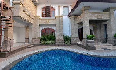 Rumah Sangat Mewah Luxury Semi Furnished Lokasi Premium Renon