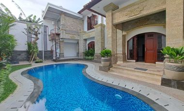 Rumah Sangat Mewah Luxury Semi Furnished Lokasi Premium Renon