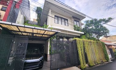 Rumah Cantik  Asri Dan Rindang Full Renovasi Lokasi Bagus