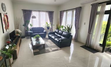 Rumah Cantik  Asri Dan Rindang Full Renovasi Lokasi Bagus