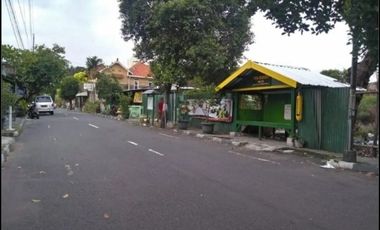 Tanah bagus Jogja Pakualaman SHM Pekarangan Luas 917 M2 Ld 18 m