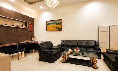 Villa di Jalan Kunyit ( Patimura / Iskandar Muda )