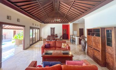 5 Bedroom Villa In Nusa Dua With Beautiful Traditional Designs