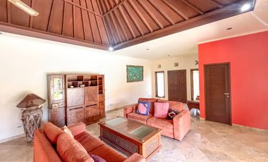 5 Bedroom Villa In Nusa Dua With Beautiful Traditional Designs