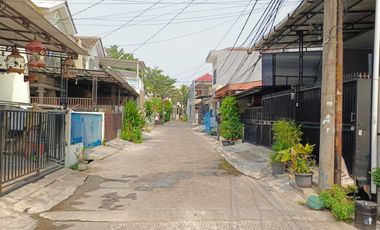 Rumah 2 LT Semi Furnished Di Duri Kosambi Jakarta Barat