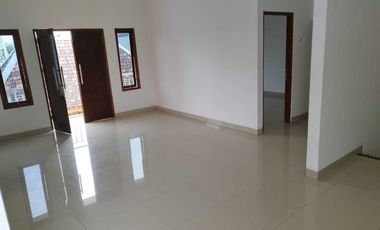 Rumah 2 lantai dijual dekat kids fun Yogyakarta, lt 100m2