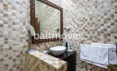 Vila 1 Kamar Tidur Berlokasi Sangat Strategis di Tepi Pantai Sanur