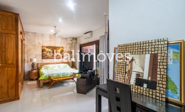 Vila 1 Kamar Tidur Berlokasi Sangat Strategis di Tepi Pantai Sanur