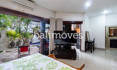 Vila 1 Kamar Tidur Berlokasi Sangat Strategis di Tepi Pantai Sanur