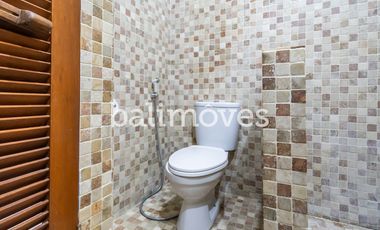 Vila 1 Kamar Tidur Berlokasi Sangat Strategis di Tepi Pantai Sanur