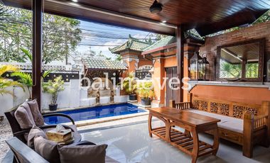 Vila 1 Kamar Tidur Berlokasi Sangat Strategis di Tepi Pantai Sanur