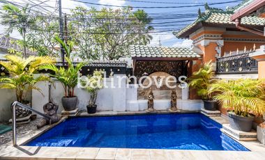 Vila 1 Kamar Tidur Berlokasi Sangat Strategis di Tepi Pantai Sanur