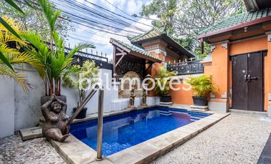 Vila 1 Kamar Tidur Berlokasi Sangat Strategis di Tepi Pantai Sanur