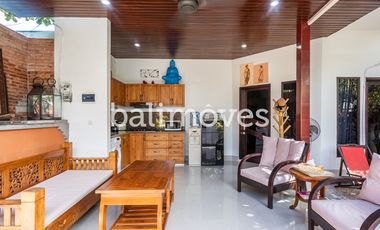 Vila 1 Kamar Tidur Berlokasi Sangat Strategis di Tepi Pantai Sanur