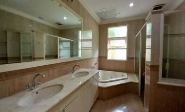 ELITE HOUSE IN URBAN AREA, KEMANG