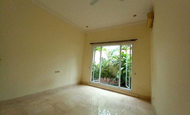 ELITE HOUSE IN URBAN AREA, KEMANG