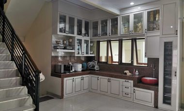 RUMAH FULL FURNISH BELAKANG AMPLAS N ROYAL AMBARUKMO